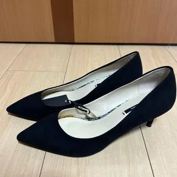 ZARA 블랙 스웨이드 스틸레토 펌프스
