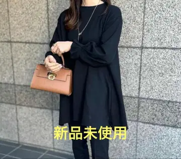 새상품! 봉긋한 A라인 실루엣! 턱 슬리브 플레어 티셔츠