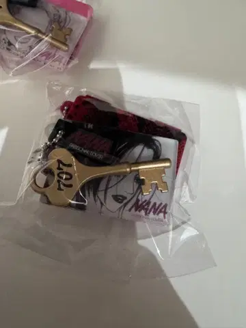 [레어] NANA 미니 참 아이섀도우 나나 707호 열쇠 참 포함