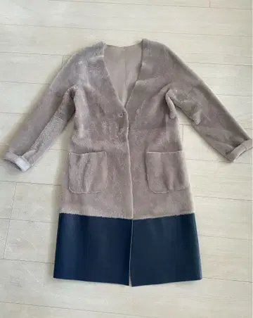 새상품급 Fraduire 리얼 무스탕 코트 절개 M 사이즈