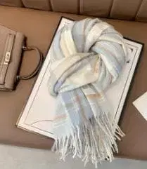 파랑과 화이트 스트라이프 머플러