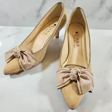 DIANA 베이지 리본 포함 스웨이드 스틸레토 펌프스 24cm