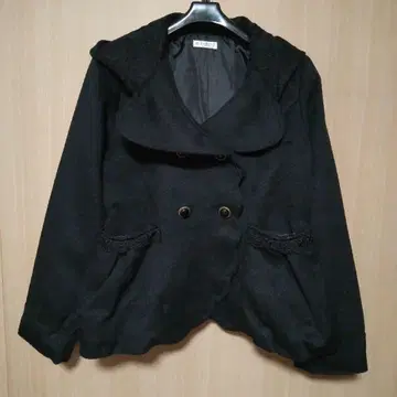 axes femme 스캘럽 숏코트 블랙