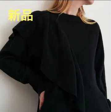 새상품 엘렌디크 숄더 프릴 페플럼 니트 블랙