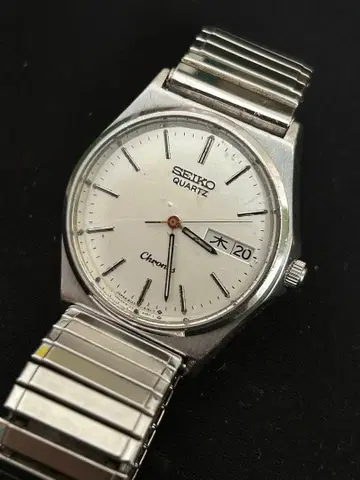 세이코 크로노스 쿼츠 빈티지 작동 중