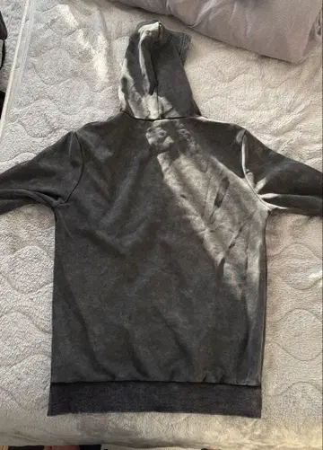 다크 그레이 후드티