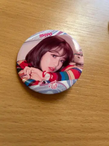 TWICE 지효 핀 배지
