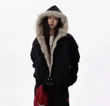 퍼 달린 다운 자켓