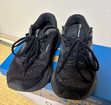 브룩스 고스트 맥스 블랙 러닝화