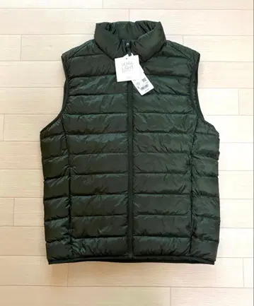 유니클로 울트라 라이트 다운 베스트 올리브 카키