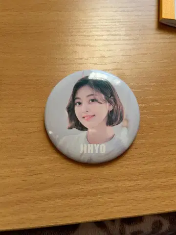 TWICE 지효 캔뱃지