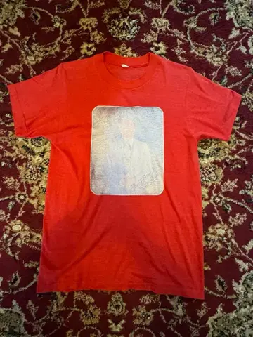 타이트한 티셔츠 빨간색 Steve Martin 사인 포함