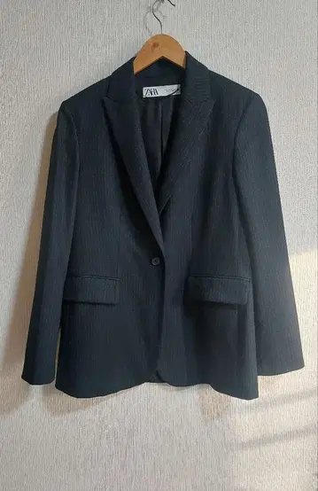 [ ZARA ] 새상품급 스트라이프 자켓 네이비