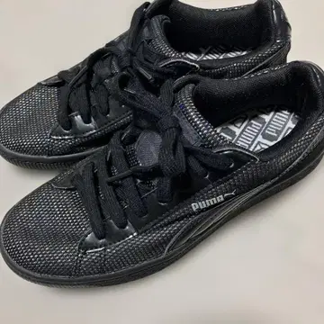 PUMA 블랙 라메 스니커즈