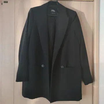 새상품급 ZARA 블랙 테일러드 자켓 투버튼