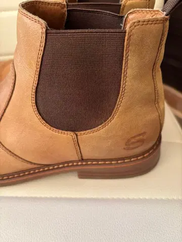 재가격 인하 겨울 필수품 Skechers 베이지 사이드 고어 부츠