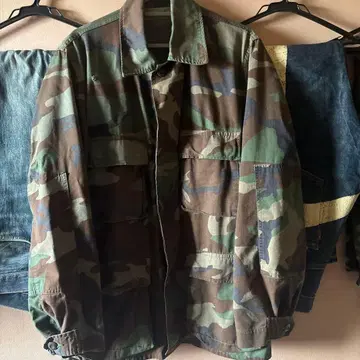 카모플라쥬 밀리터리 자켓 지금 계절에 후드티로 완벽합니다!