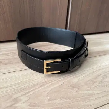 [새상품급] EmiliaWiz 블랙 가죽 벨트(골드 금장 장식)
