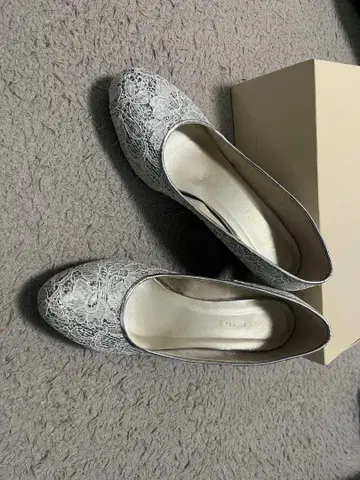 THE LOVEL 실버 레이스 하이힐