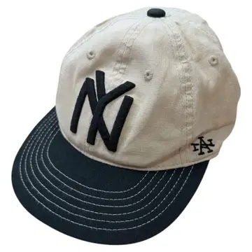 NY 로고 자수 베이지/블랙 캡