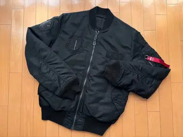ALPHA INDUSTRIES 블랙 MA-1 플라이트 자켓