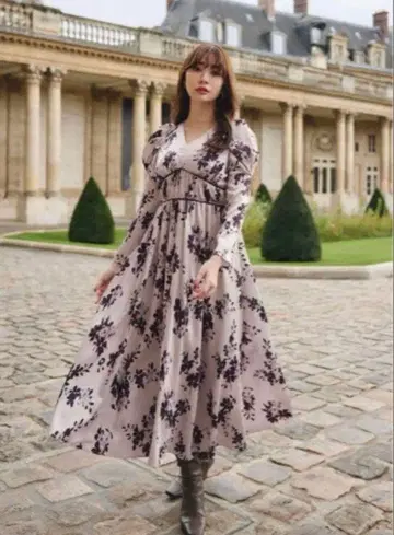 Her lip to Muse Floral Cut-Out Dress M