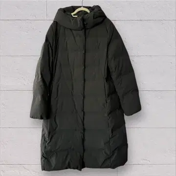 유니클로 심리스 다운 롱 코트 L