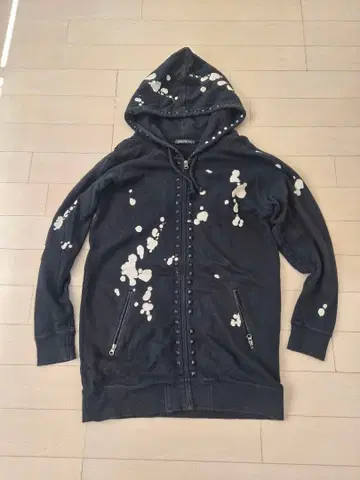 WWL! 스터드 데미지 후드티 블랙