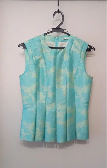 에스트네이션 페플럼 블라우스