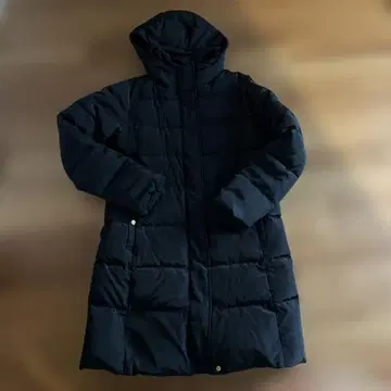 블랙 후드 부착 롱 코트 다운