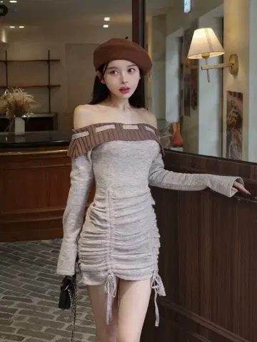Darich 오프숄더 스티치 니트 미니 원피스 베이지