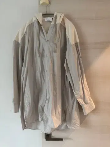 nagonstans 후드 부착 셔츠