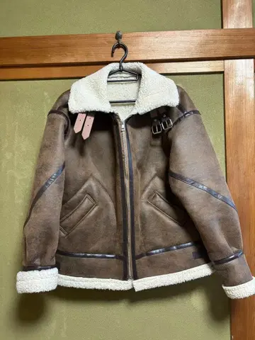 무스탕 코트 브라운 쉘 카라 부착