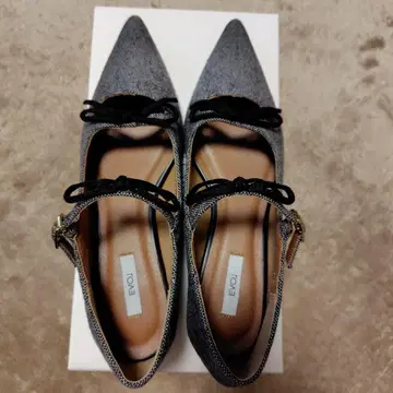 Evol 그레이 스틸레토 플랫슈즈