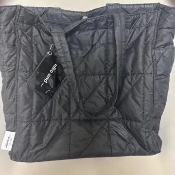 퀼팅 토트백 블랙