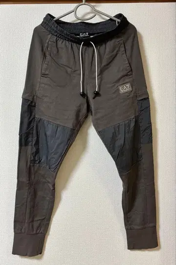 EA7 Emporio Armani 조거 팬츠 다크 그레이 M 사이즈
