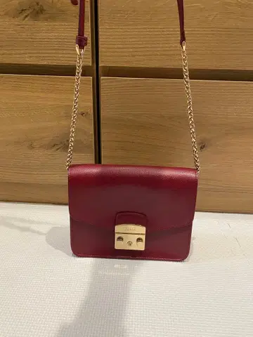 버건디 가죽 숄더백