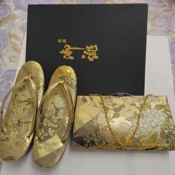 일본 의류용 가방과 나막신 세트 골드