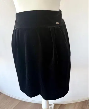 FOXEY NEW YORK 블랙 플리츠 스커트 38