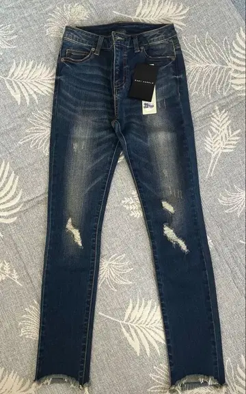 KAWI JAMELE 스키니 데님 데미지 가공 미사용 택 포함