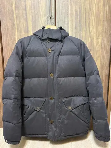 Schott-Victim 콜라보 후드 부착 블랙 다운 자켓