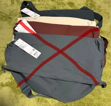 [미사용 새상품] UNIQLO U 드로우 스트링 숄더백 2색 2023