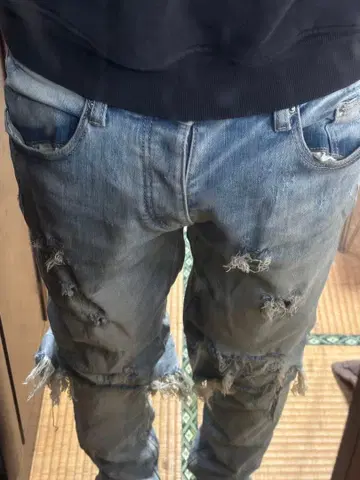 mnml 데미지 가공 라이트 블루 데님