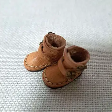 미디 브라이스용 부츠 베이지 작가님