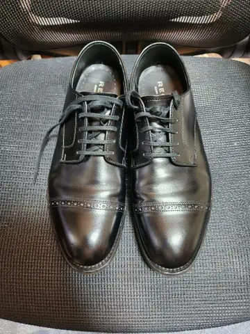 REGAL 26cm 외날 펀치드 캡 블랙 가죽 신발