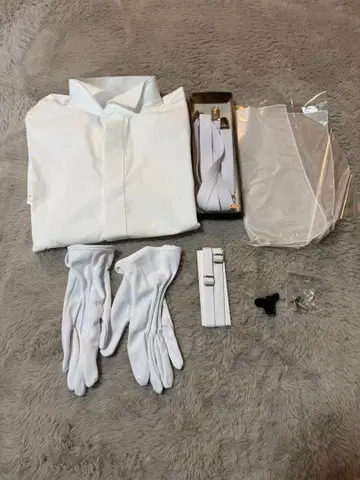 턱시도용 화이트 셔츠와 그로브 세트