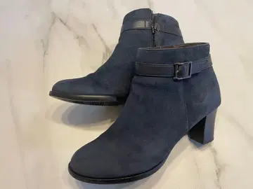 새상품급 LIMITED EDITION 숏부츠 네이비 22.5