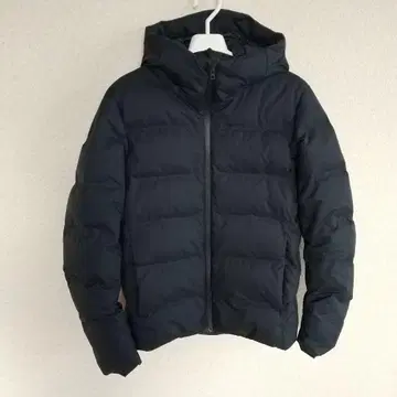 새상품급! 유니클로 심리스 다운 파카 M 네이비