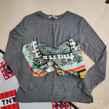 그레이 스카프 디자인 긴팔 T셔츠