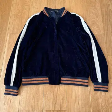 [ 인기 ] ZARA 벨로아 자수 꽃무늬 스카잔 트랙 자켓 M 사이즈